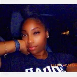 Meet your Posher, Dominique